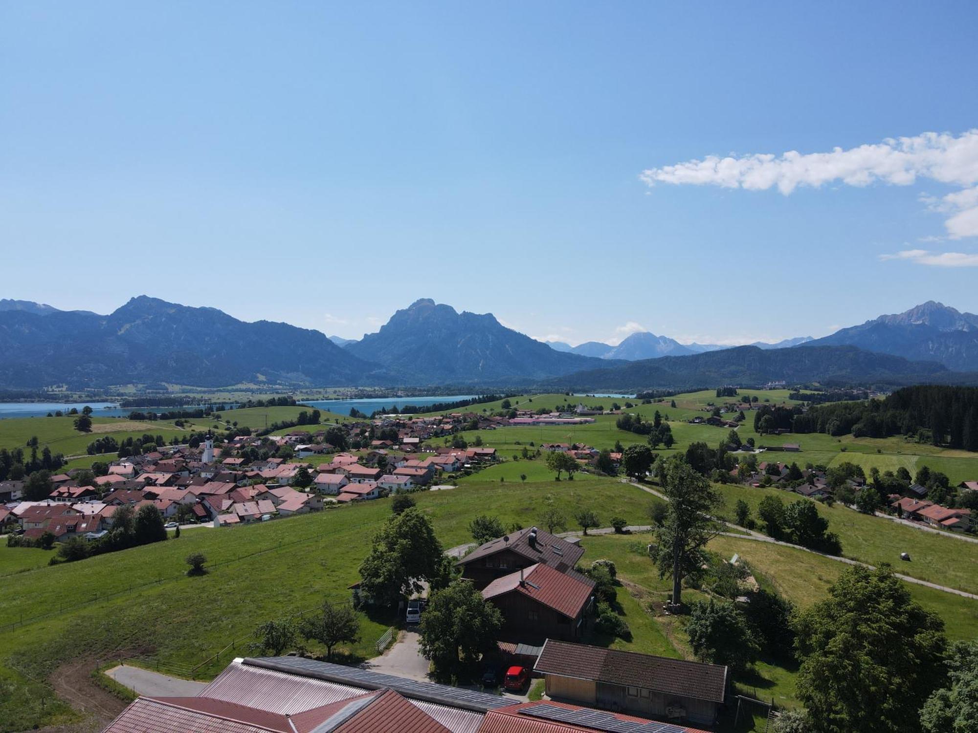 Chalet - Ferienwohnungen - Biohof Stoeger - Panoramasuedbalkon - Grandiose Aussicht Auf See, Berge Und Schloss Neuschwanstein 리덴 외부 사진